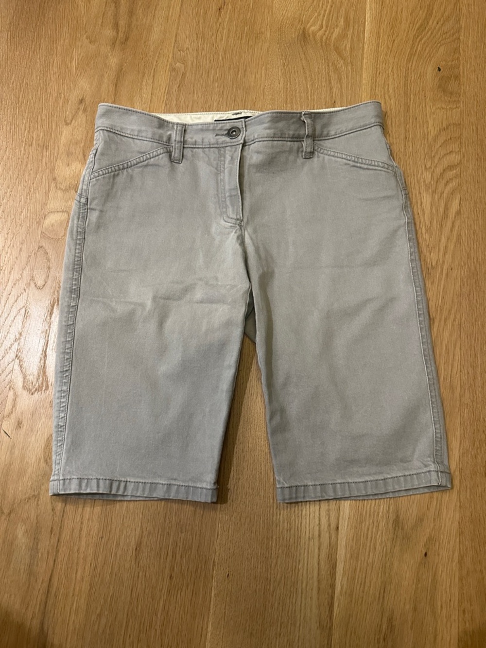 Theory Women's Light Gray Bermuda Shorts